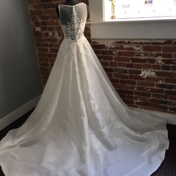 NWT Pronovias Elis - Picture 9 of 11